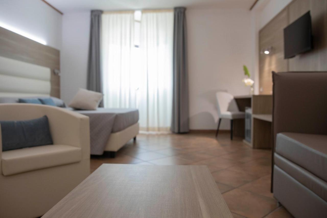 Pegasus Hotel Sassari Esterno foto