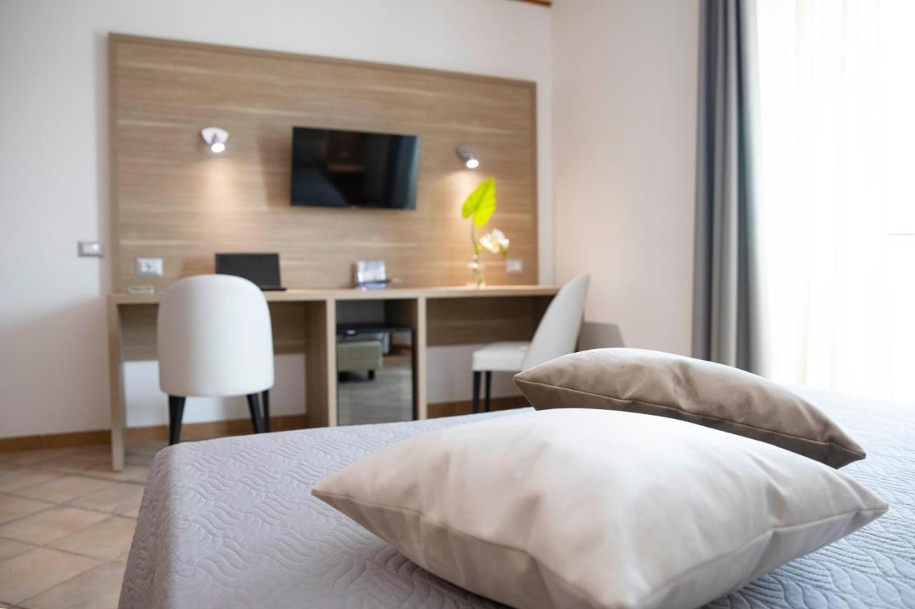 Pegasus Hotel Sassari Esterno foto